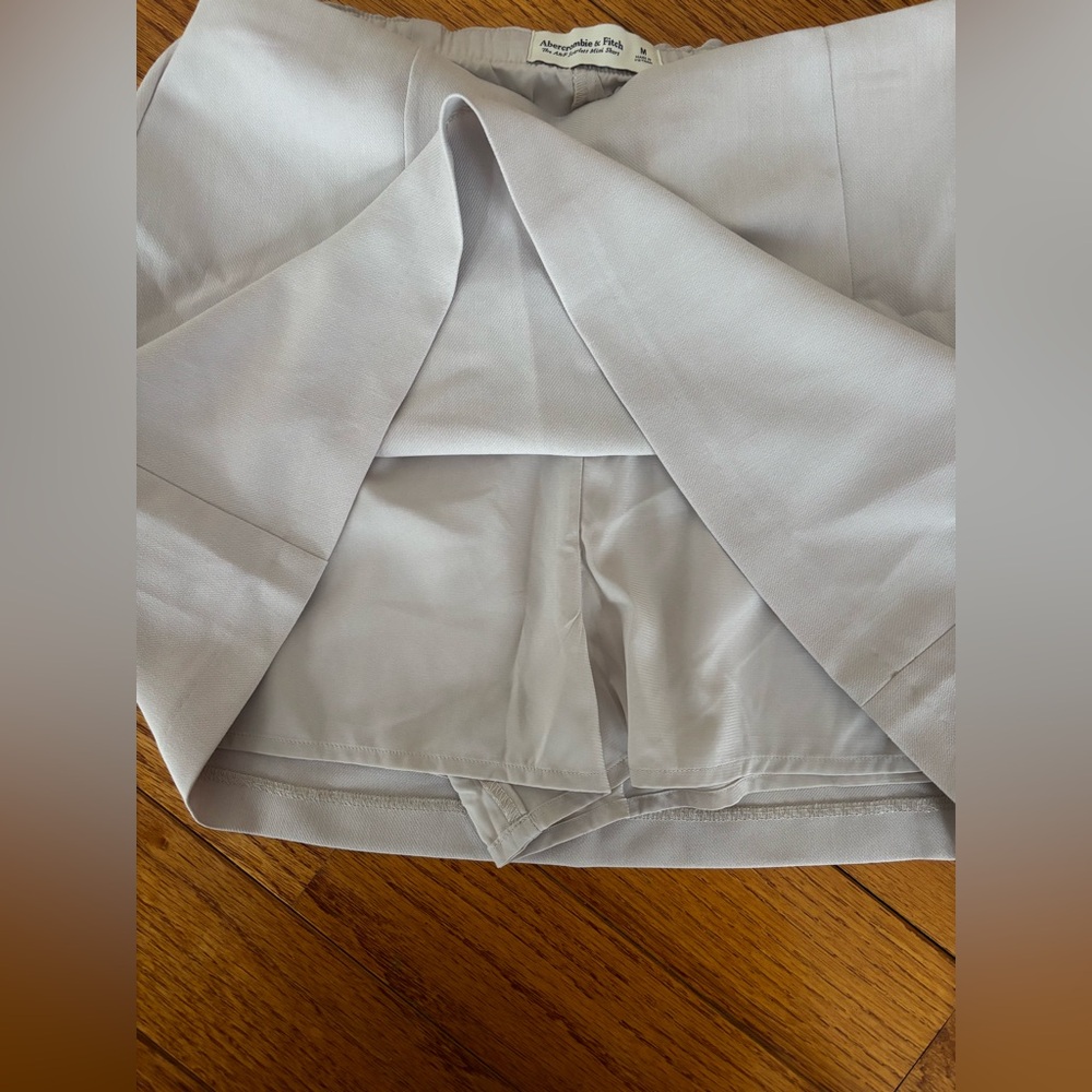 Abercrombie & Fitch Scarlett Mini Skort Cream White Size M NWT - Picture 3 of 4